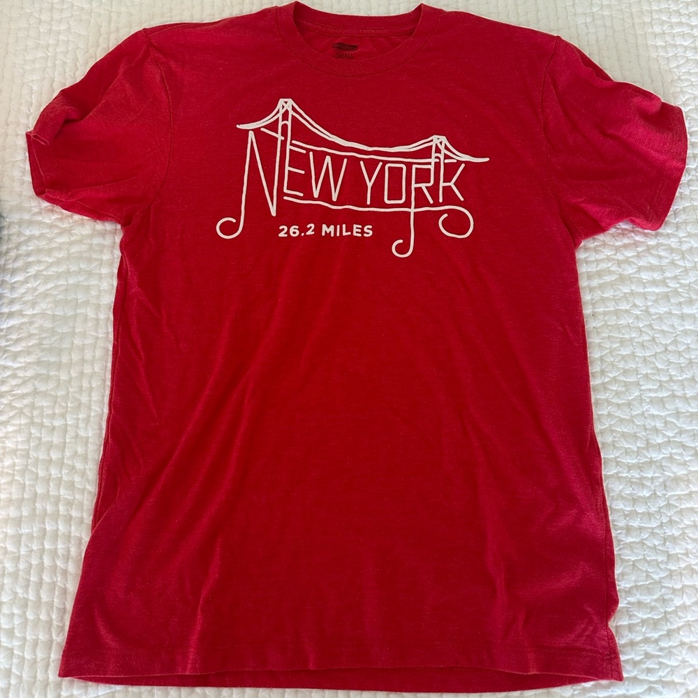 New York Marathon Tshirt | size: S | color: red
